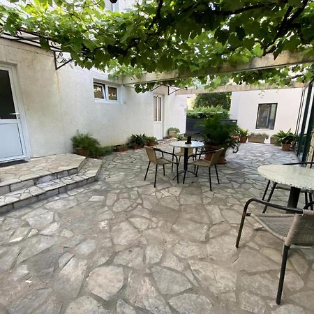 Guesthouse Tri Palme Bečići Buitenkant foto