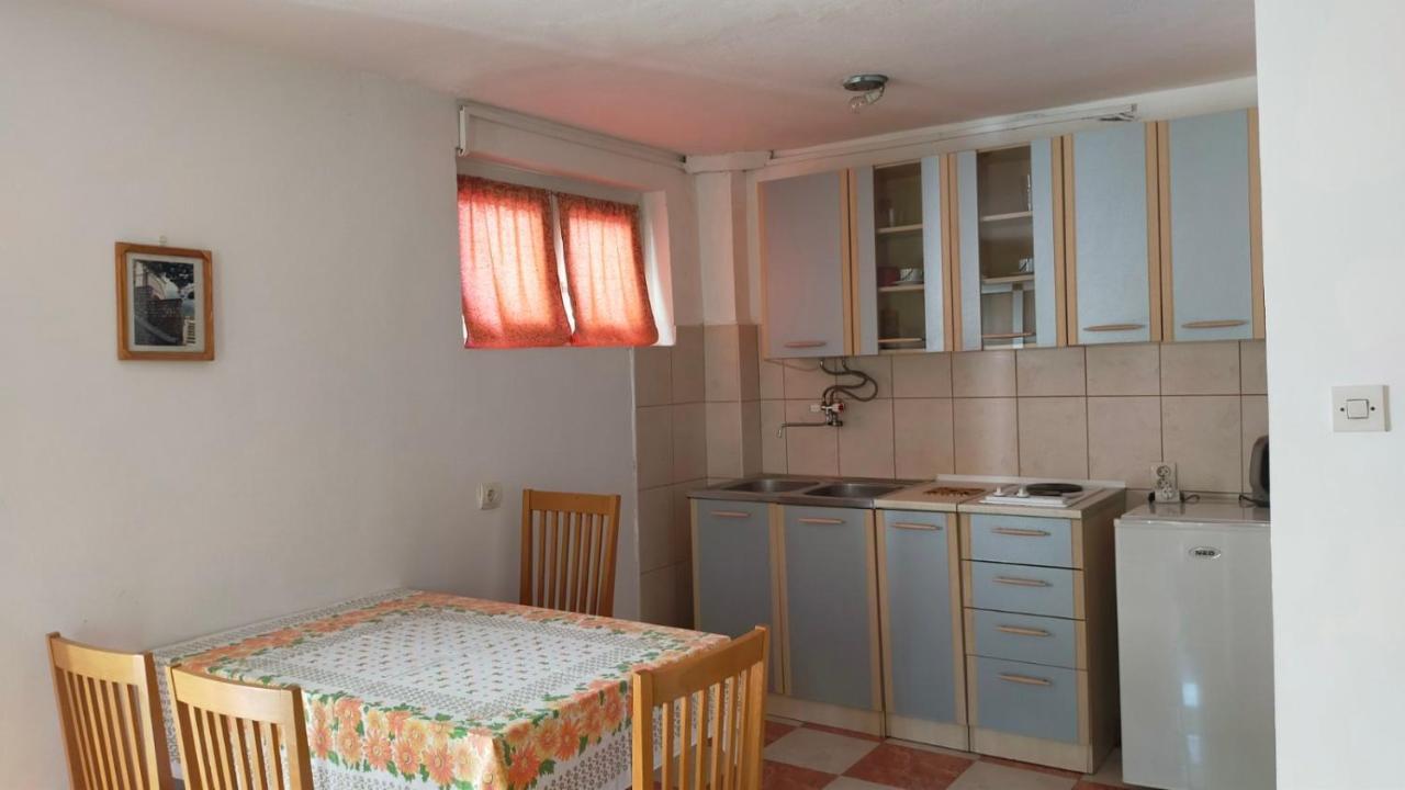 Guesthouse Tri Palme Bečići Buitenkant foto