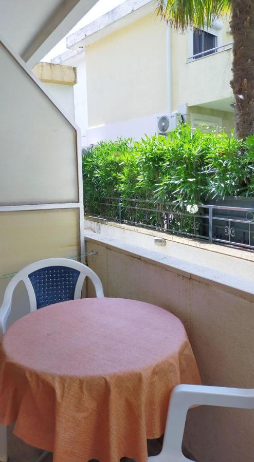 Guesthouse Tri Palme Bečići Buitenkant foto