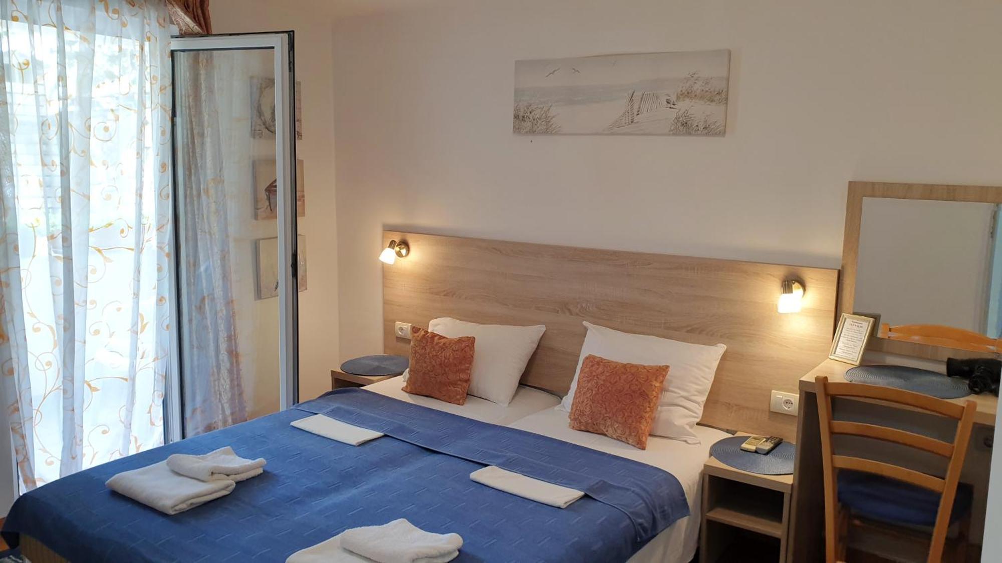 Guesthouse Tri Palme Bečići Buitenkant foto