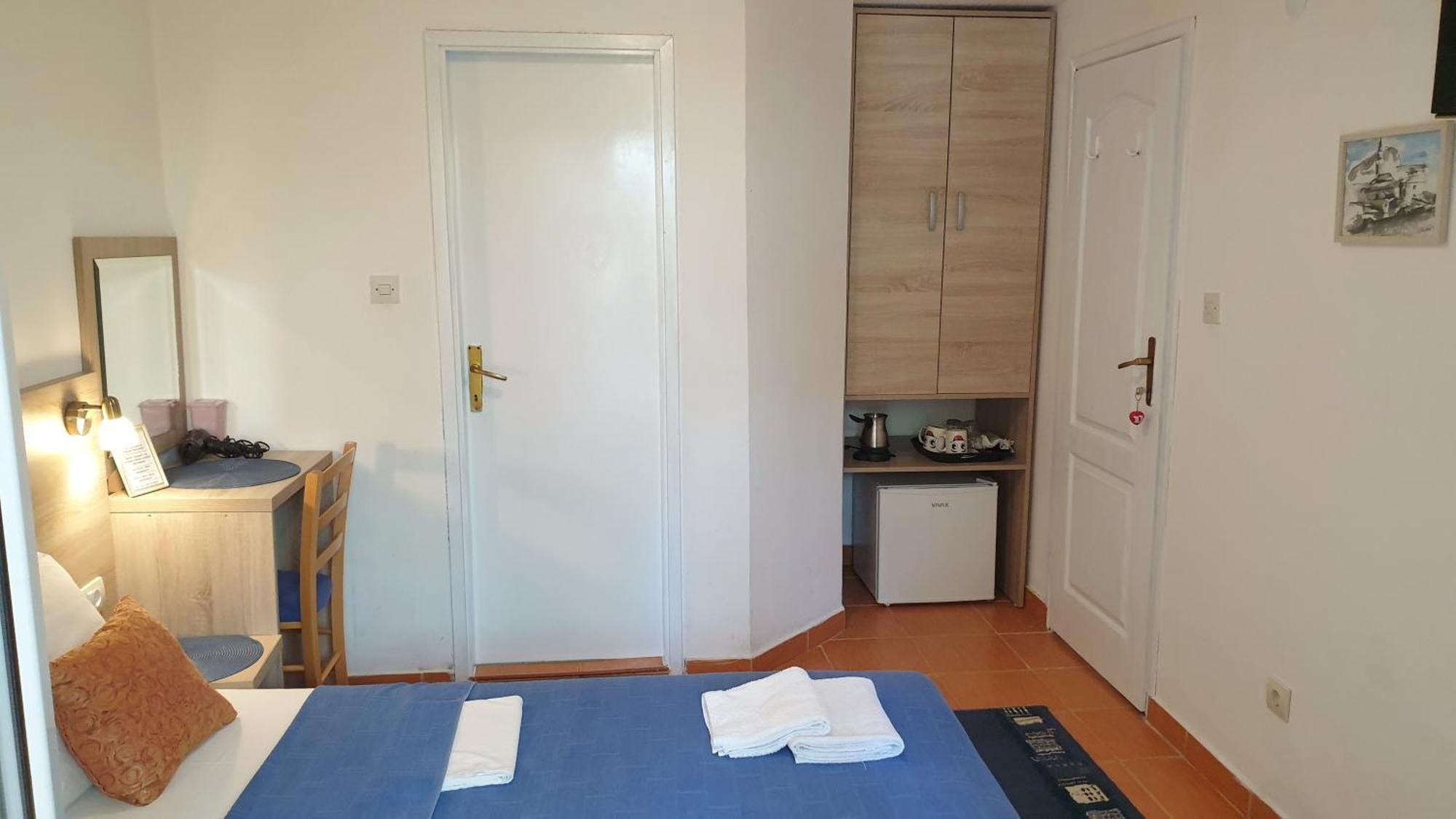 Guesthouse Tri Palme Bečići Buitenkant foto
