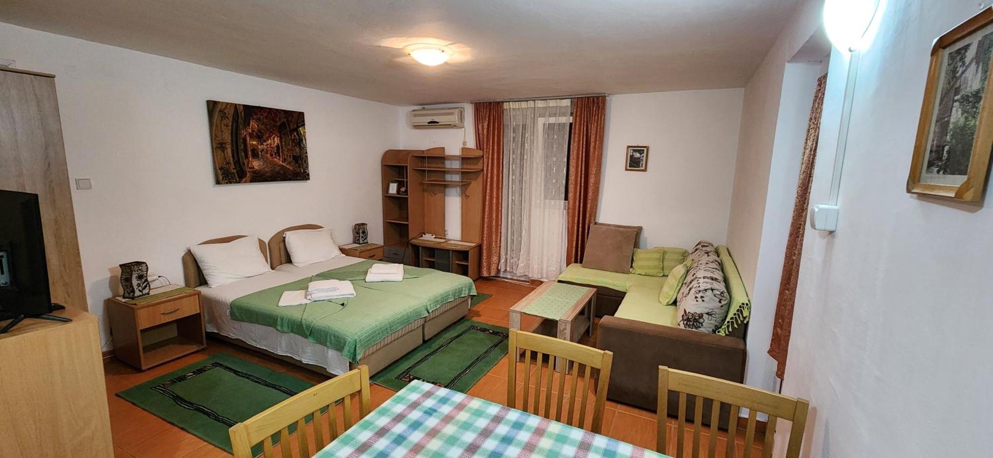 Guesthouse Tri Palme Bečići Buitenkant foto