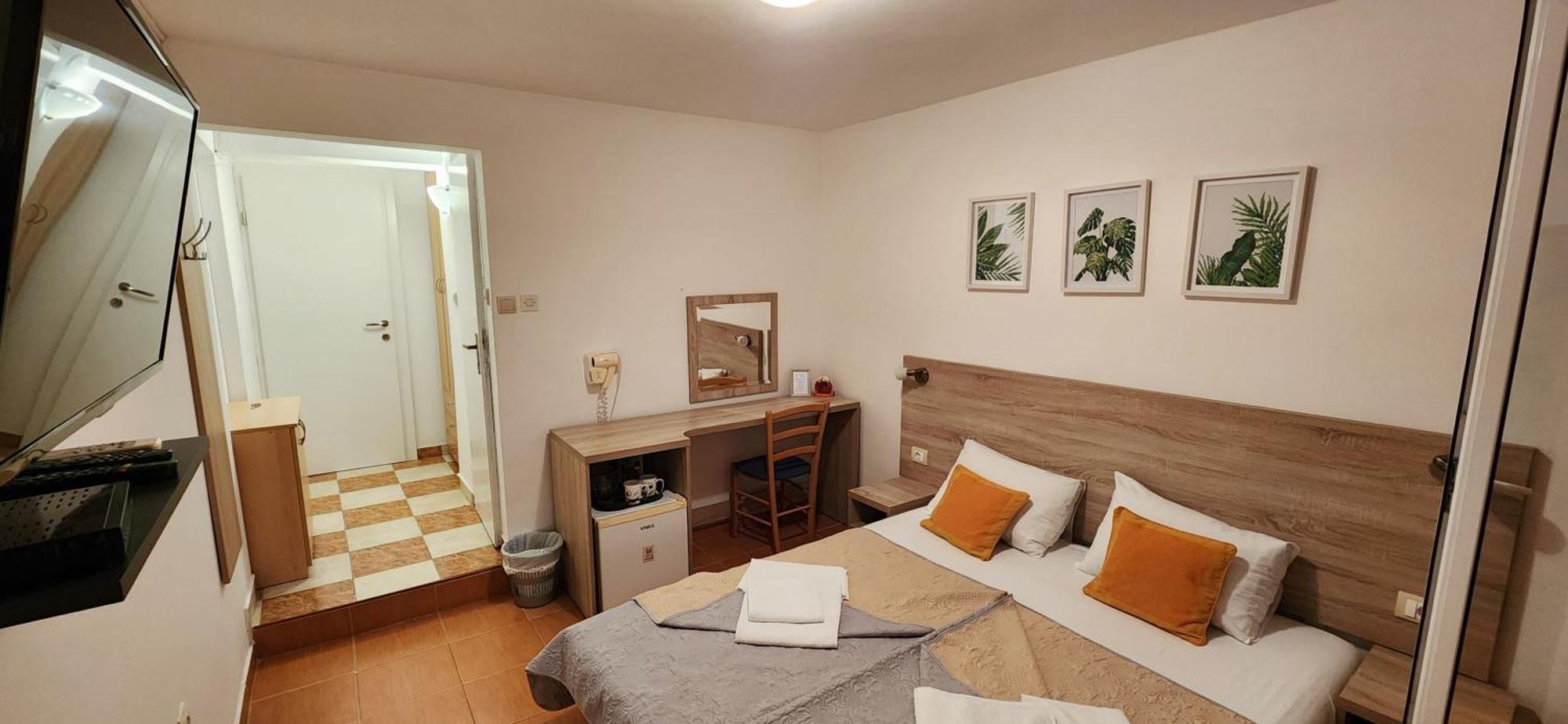 Guesthouse Tri Palme Bečići Buitenkant foto
