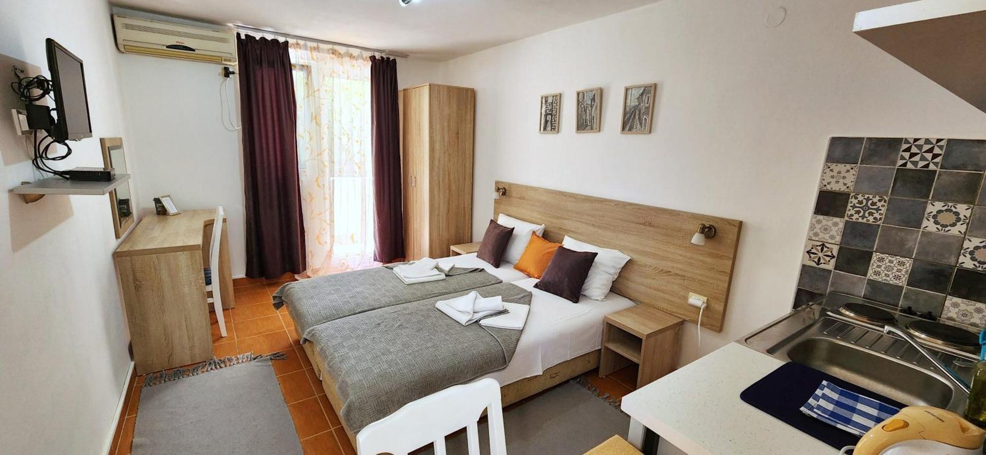Guesthouse Tri Palme Bečići Buitenkant foto