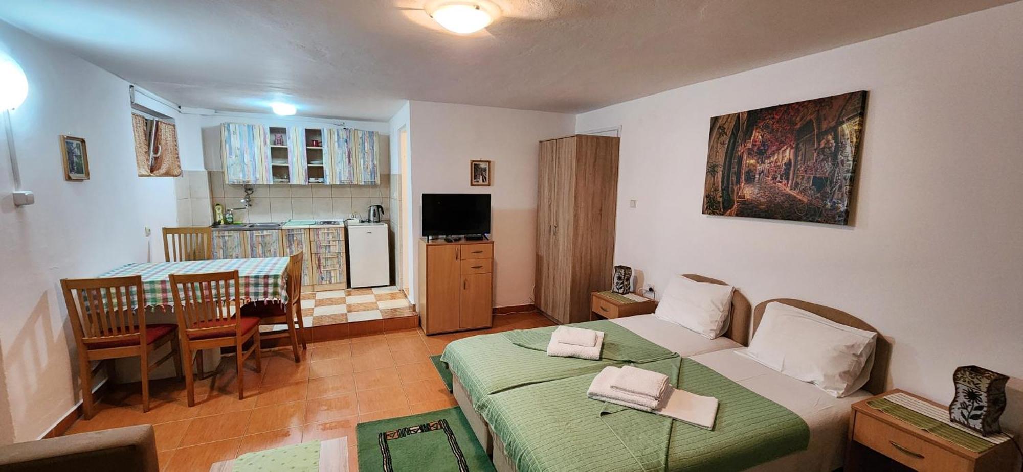 Guesthouse Tri Palme Bečići Buitenkant foto