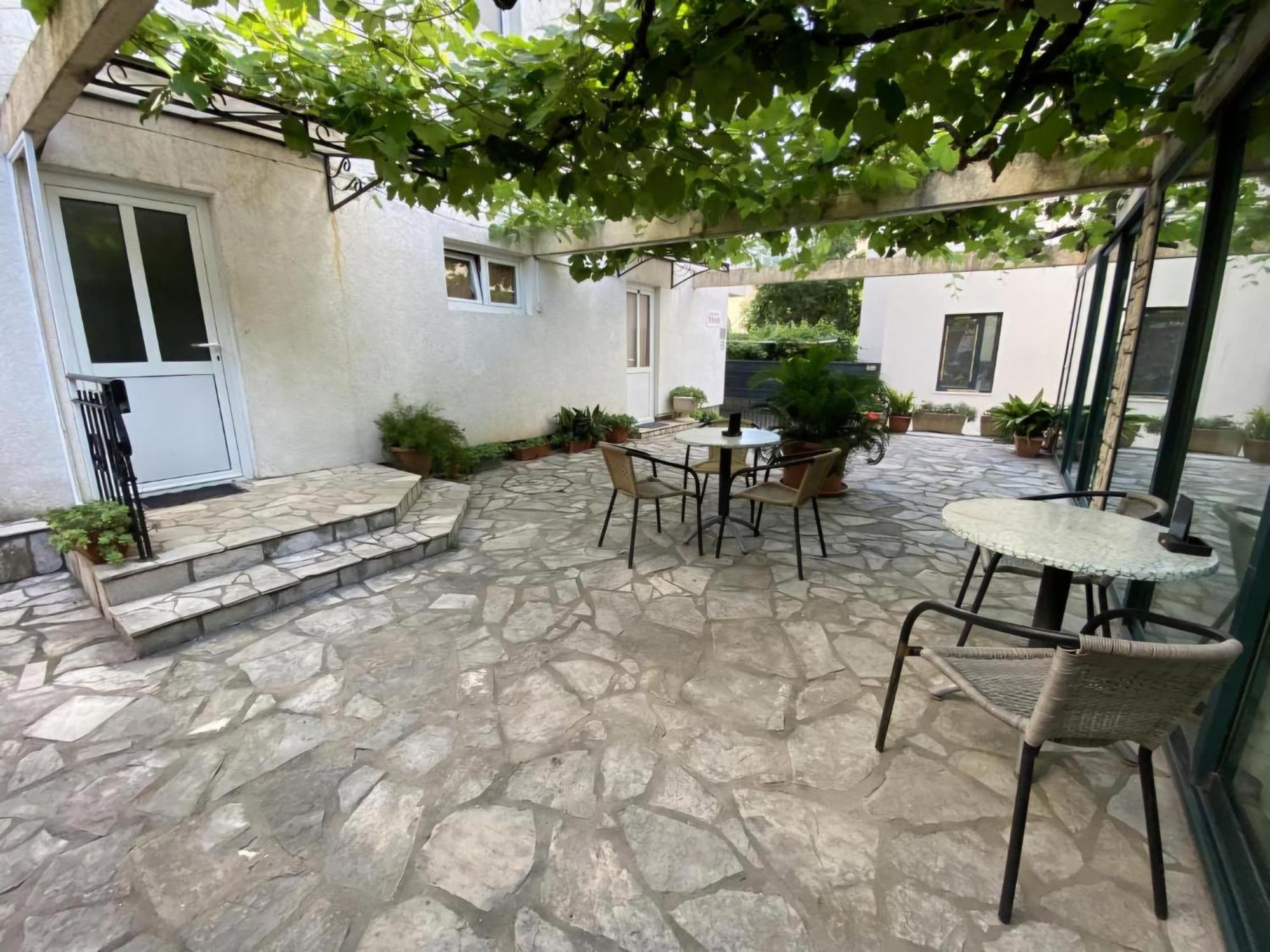 Guesthouse Tri Palme Bečići Buitenkant foto